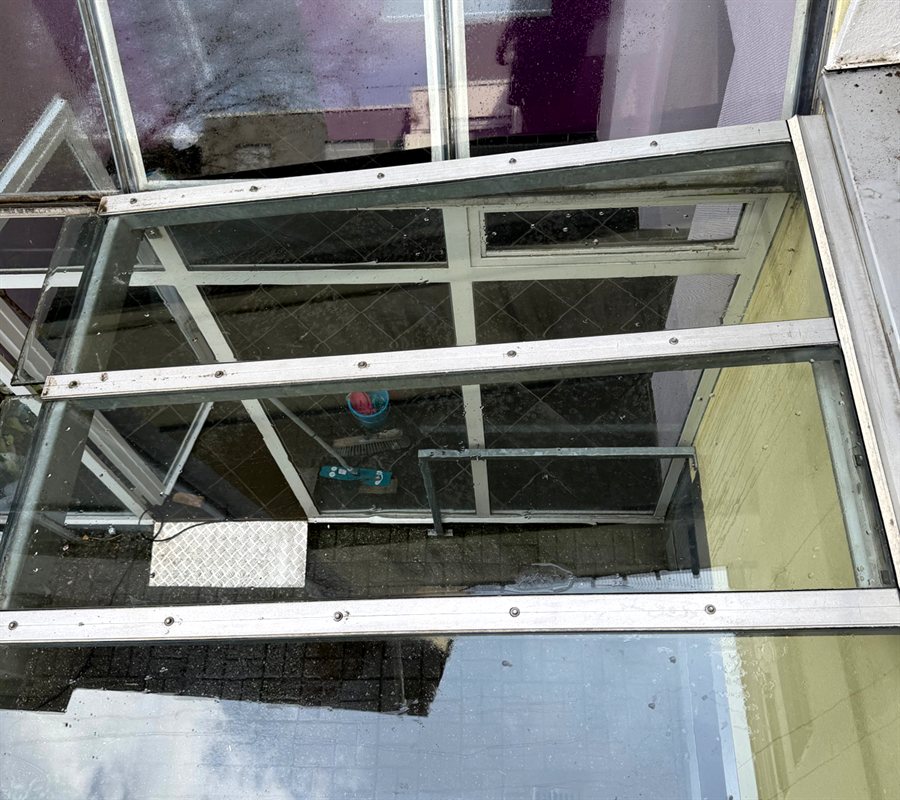 Glasüberdachung nachher – gereinigt